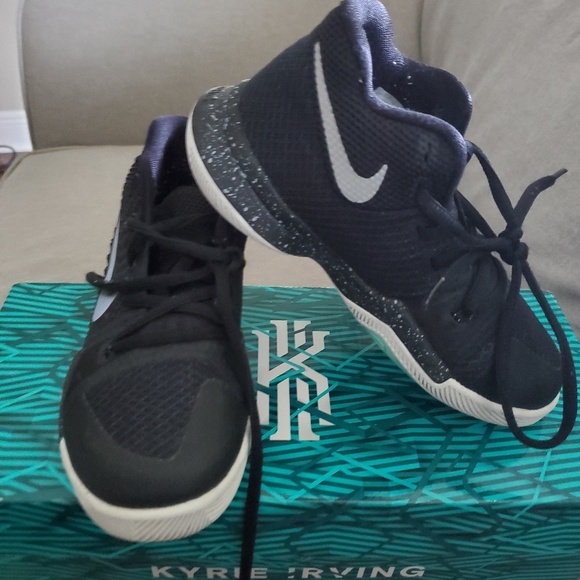 nike kyrie 3 boys